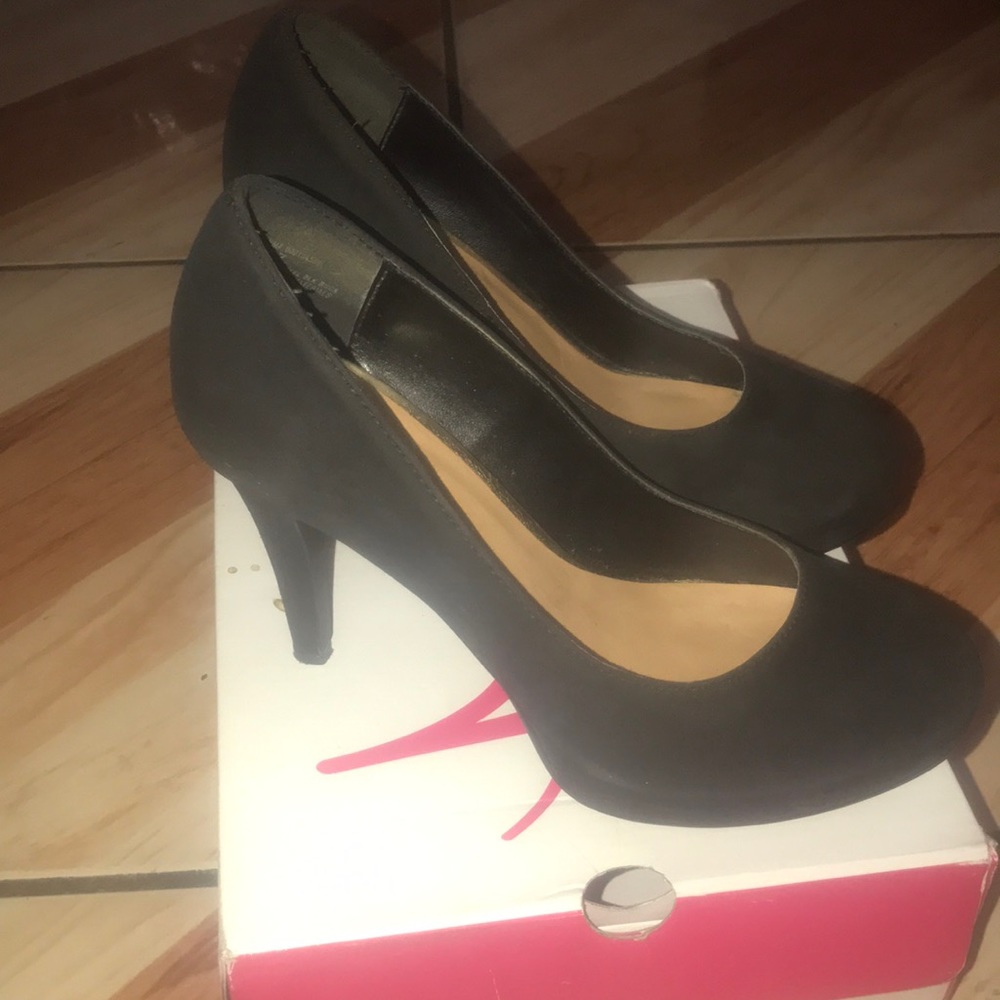 Black 👠, gently used, not bad condition, 4in heel